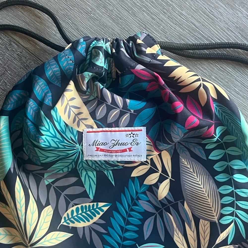 Floral Leaf Print Drawstring Backpack - image 6